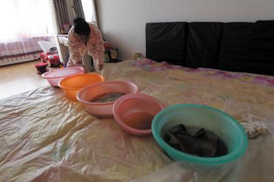 西青楼上漏水，住户失联，小区没物管，业主维权难！律师来支招……